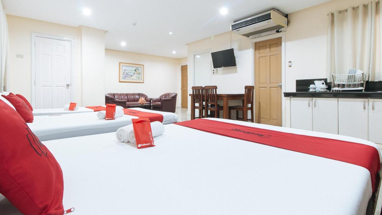 Reddoorz Plus @ Better Living Paranaque Paranaque City Exterior foto